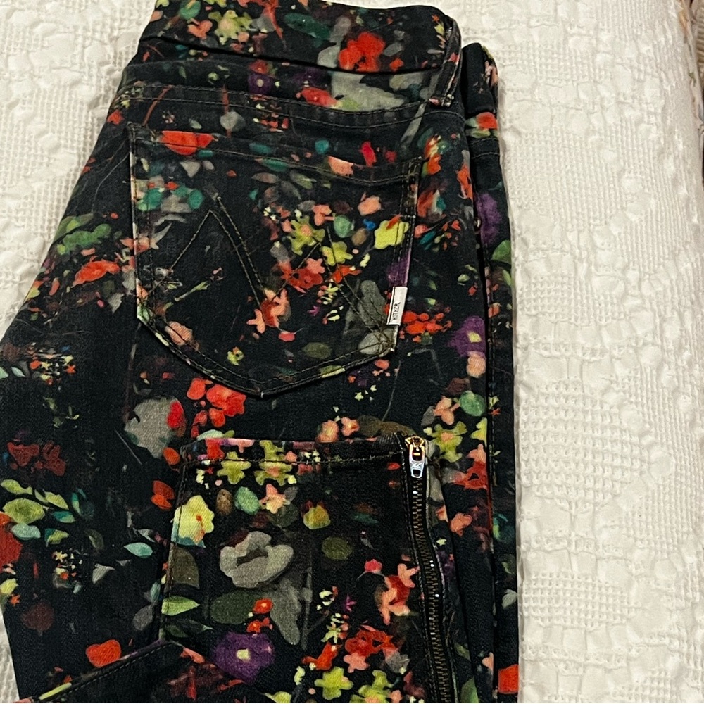 MOTHER Jeans -The Looker ankle zip… The Enchanted Forest pattern